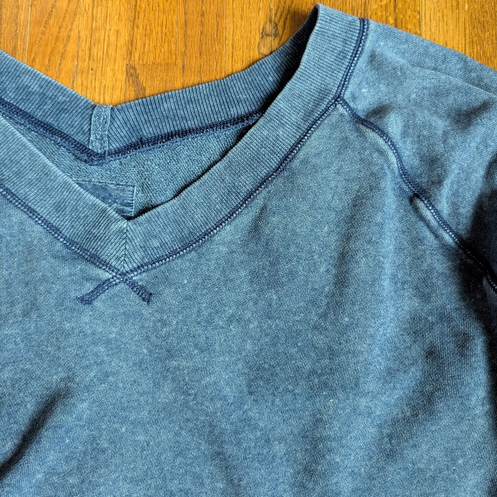 Aerie | Downtime Oversized V-Neck Sweatshirt | Washed Blue | XL - Picture 3 of 6